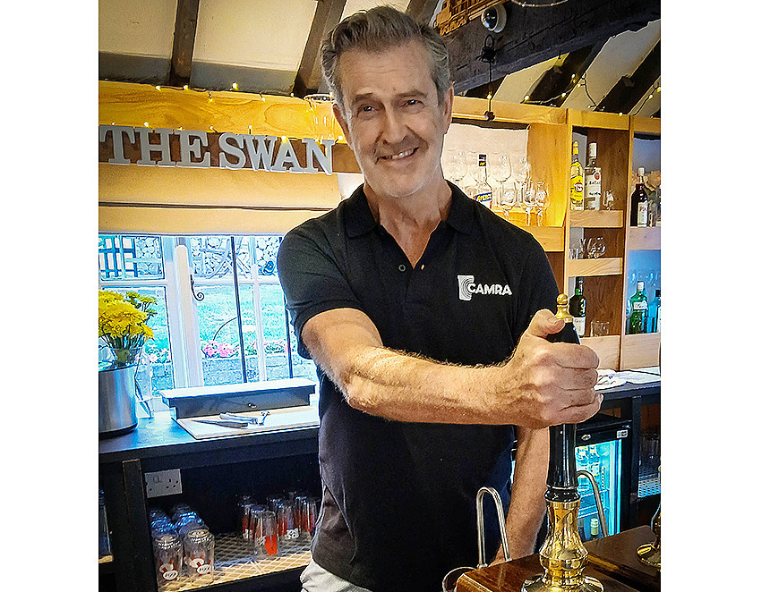 Actor pulls pints to save Swan