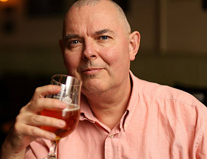 Des de Moor – a man of many words