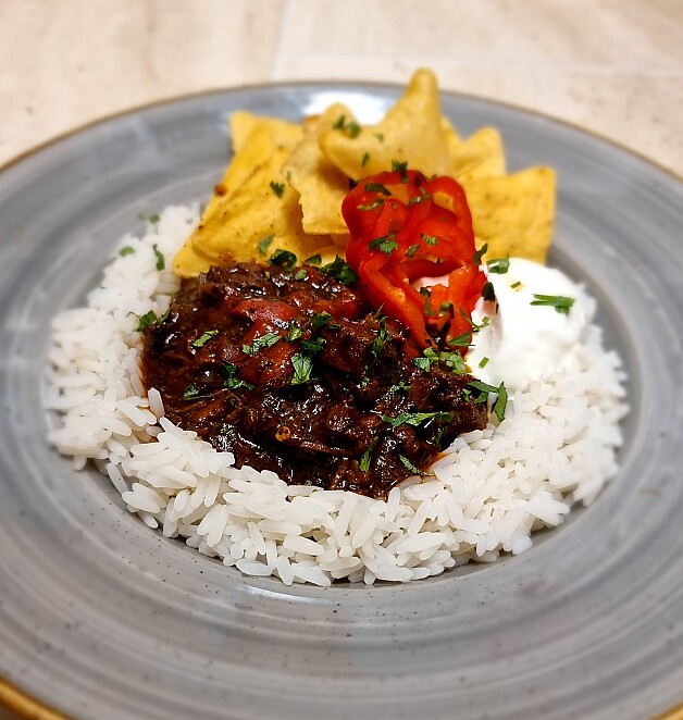 Slow-cooked beef and beer chilli 