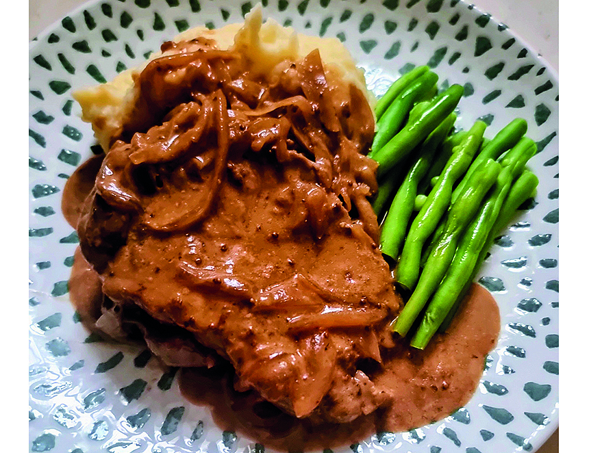 Braised pork with beer and onions