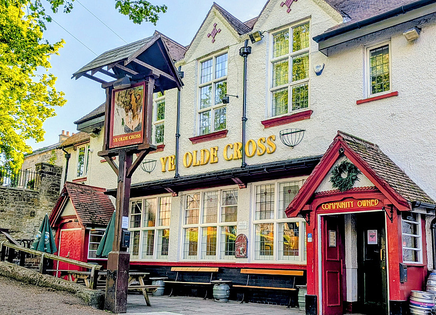 Top 16 UK pubs revealed  
